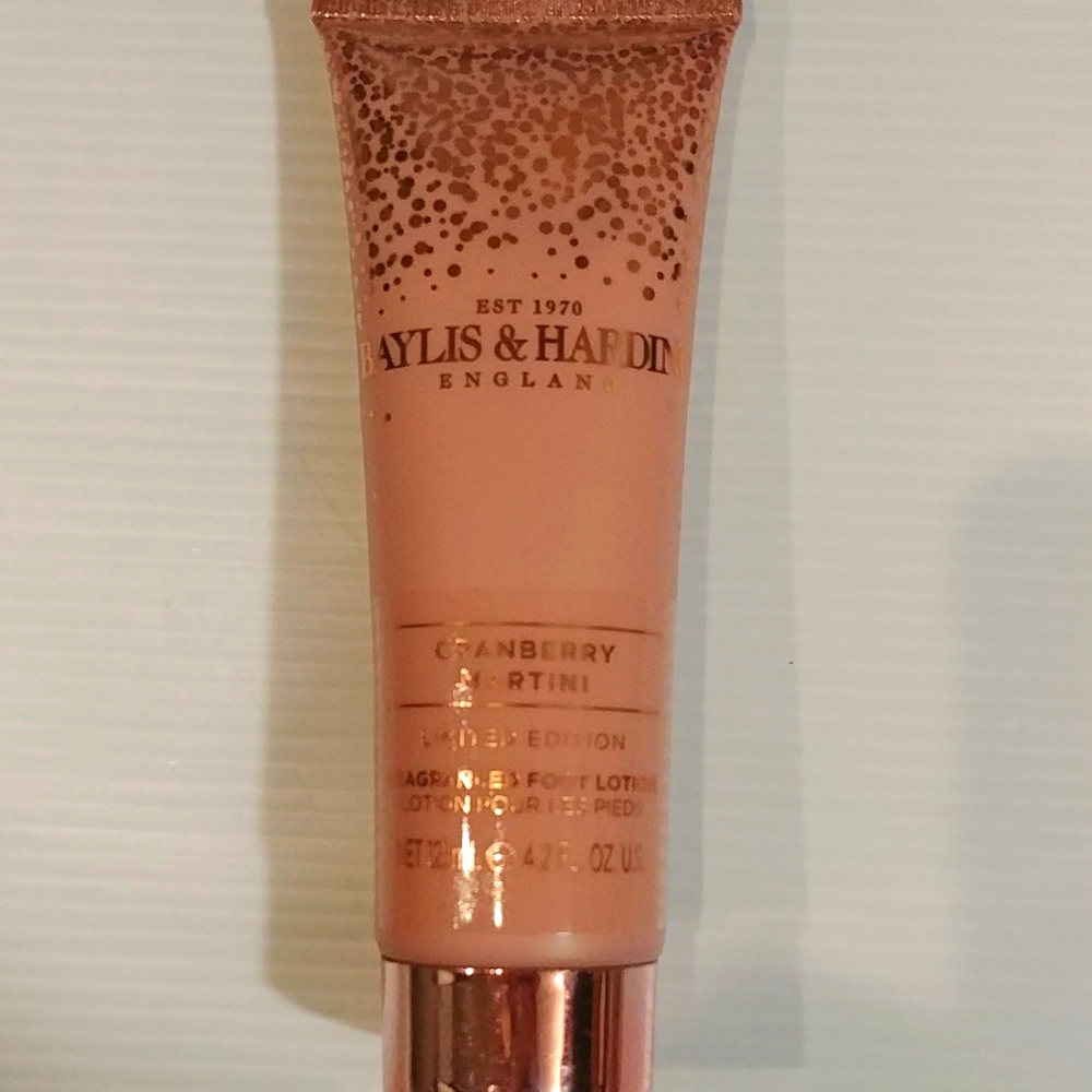 🎉2/$16 NEW Baylis & Harding England Limited Edition Martini Foot Lotion